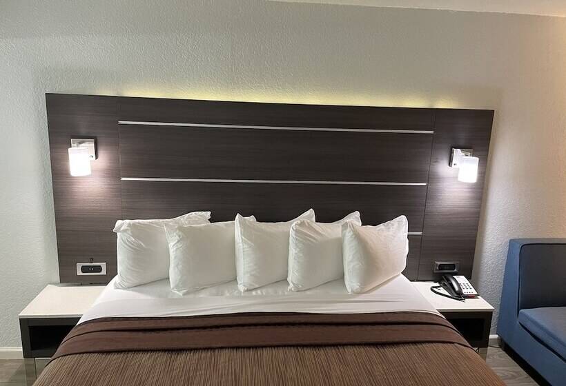 هتل Econo Lodge Inn & Suites Near Lackland Afb