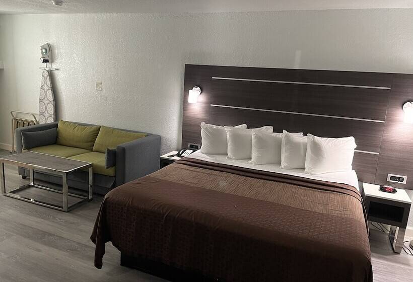 هتل Econo Lodge Inn & Suites Near Lackland Afb