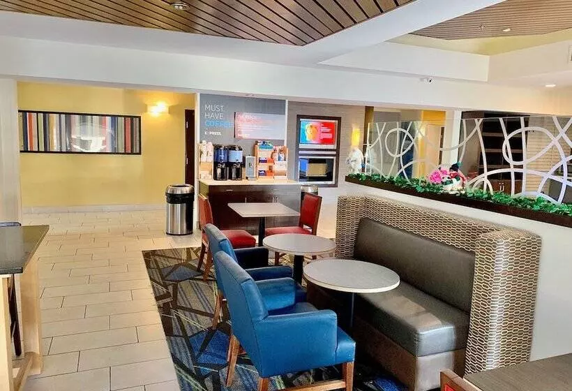 호텔 Holiday Inn Express & Suites Chicago Libertyville, An Ihg