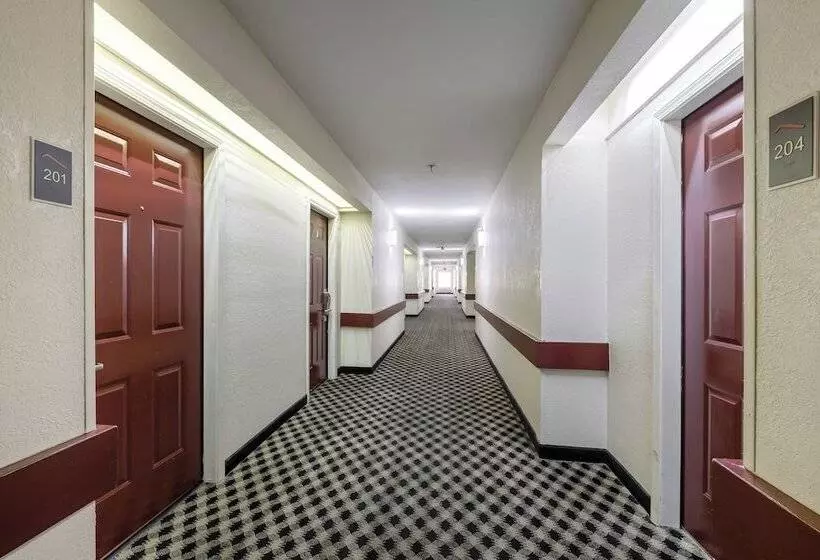 فندق Red Roof Inn & Suites Mobile Sw  I10