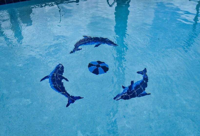 Отель Red Roof Inn & Suites Mobile Sw  I10