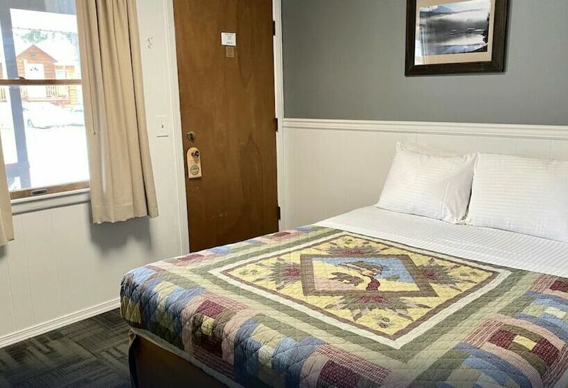 בית מלון כפרי Trail Lake Lodge