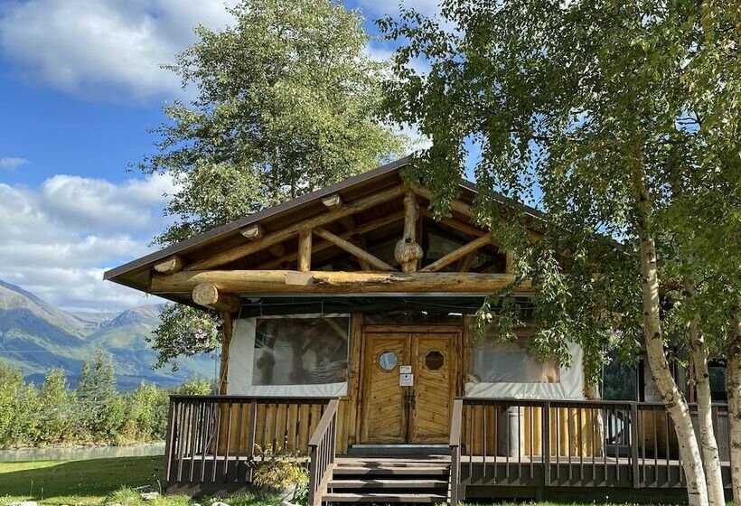 בית מלון כפרי Trail Lake Lodge