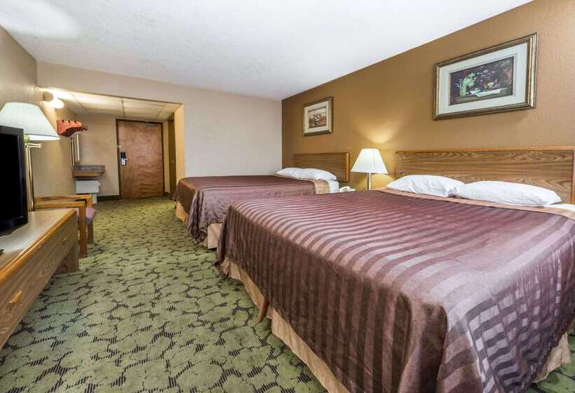 בית מלון כפרי Travelodge By Wyndham Bloomington