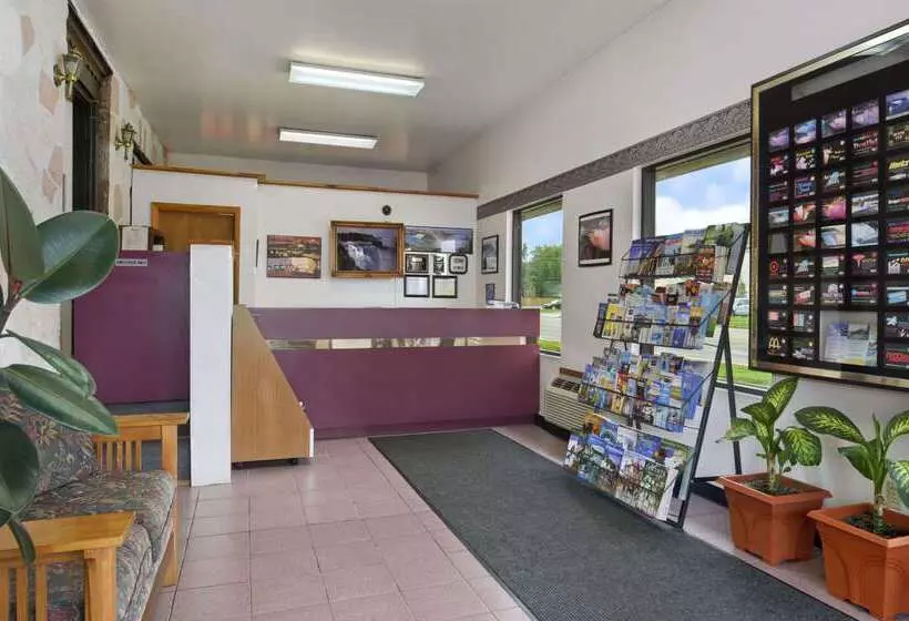 בית מלון כפרי Travelodge By Wyndham Niagara Falls   New York