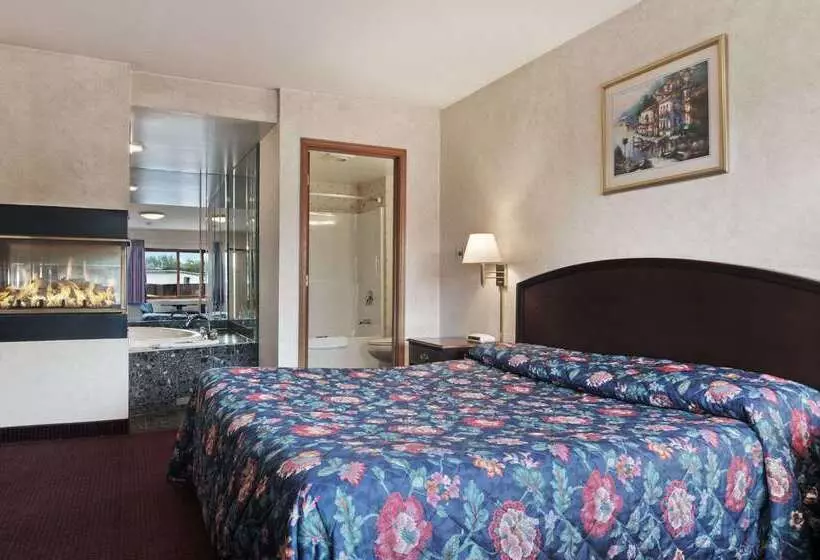 בית מלון כפרי Travelodge By Wyndham Niagara Falls   New York