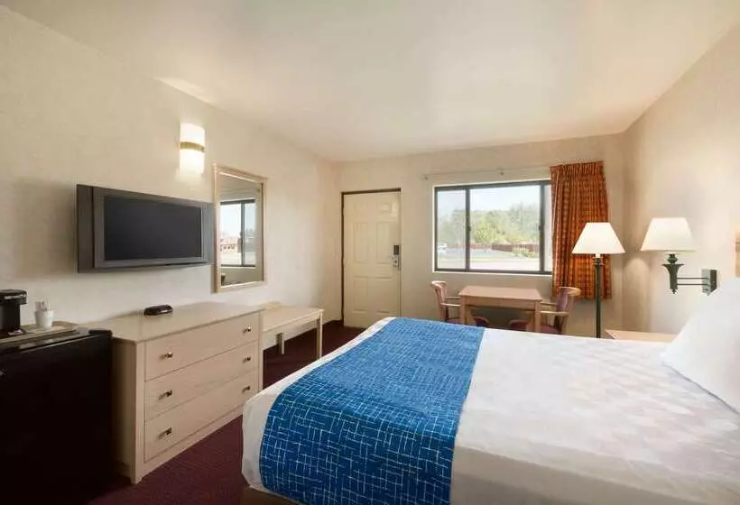 בית מלון כפרי Travelodge By Wyndham Niagara Falls   New York