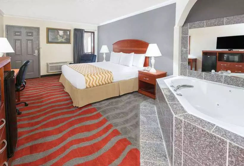 Hotel Travelodge Inn & Suites By Wyndham Norman