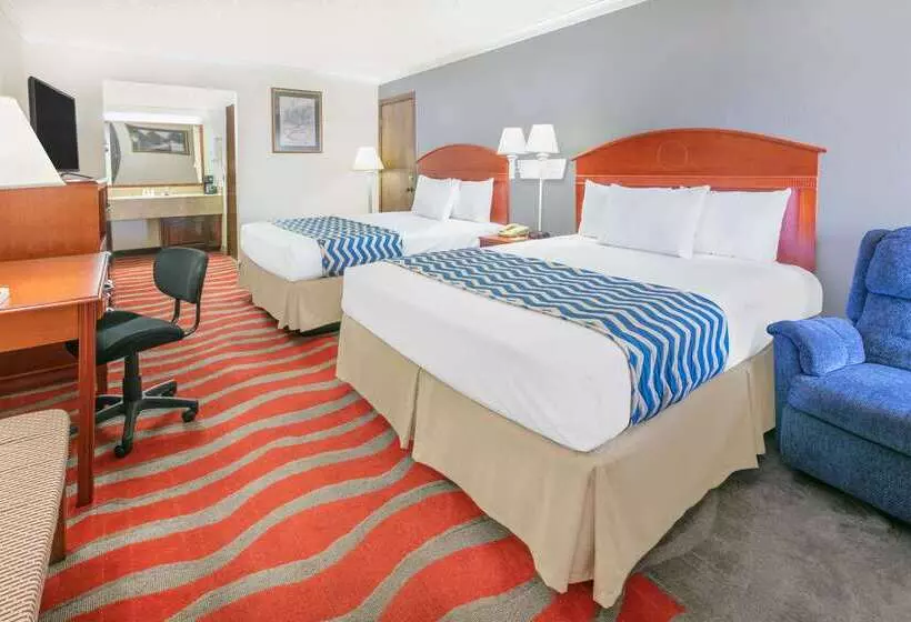 Hotel Travelodge Inn & Suites By Wyndham Norman