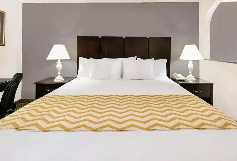 Hotel Travelodge Inn & Suites By Wyndham Norman