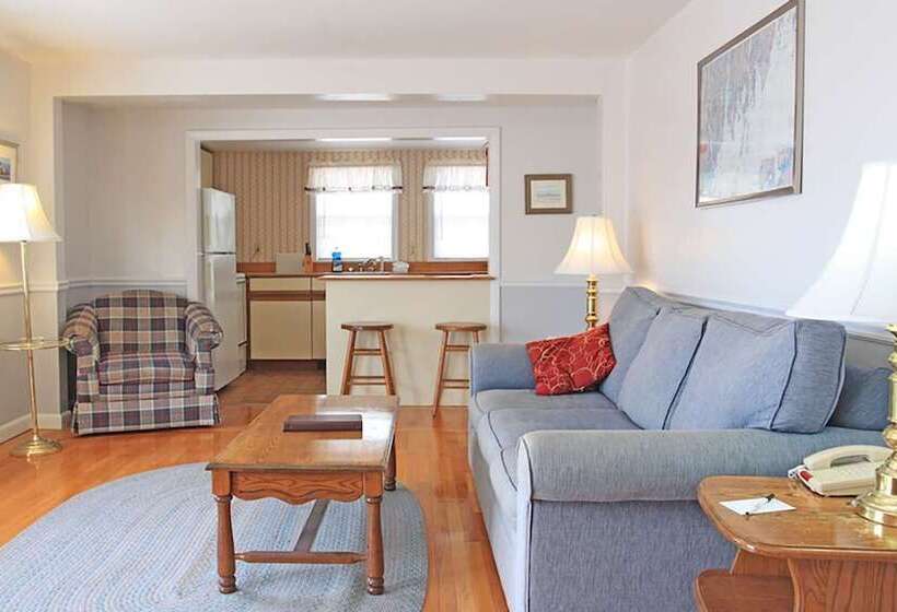 فندق Tugboat Inn