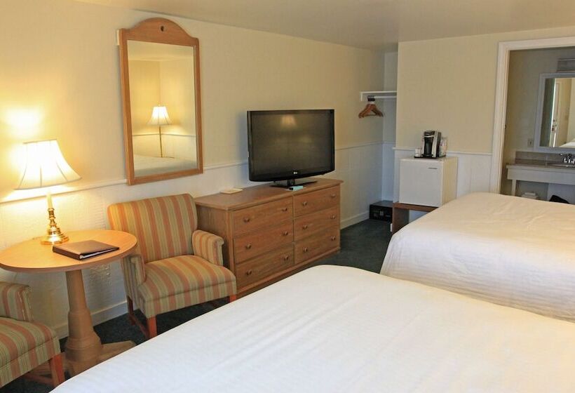 فندق Tugboat Inn