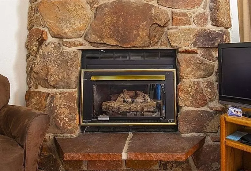 Отель Twin Rivers Condominiums