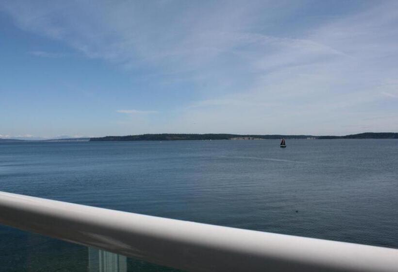 فندق على الطريق Tides Inn & Suites