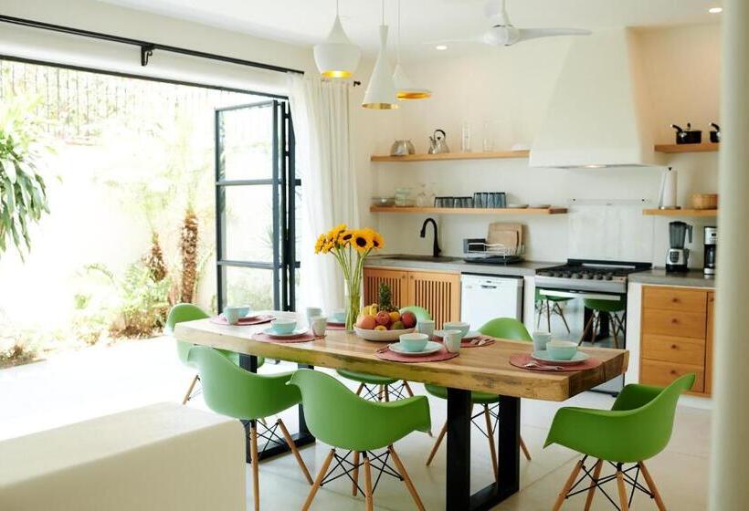 فندق Punta Mita Surf Lodge