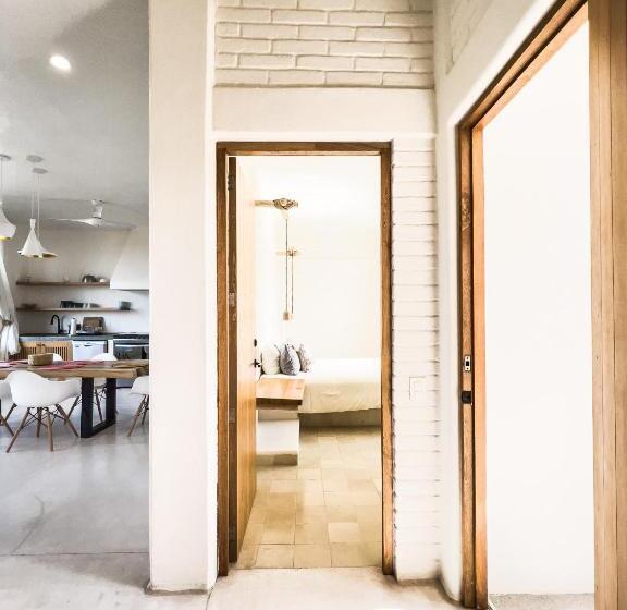 فندق Punta Mita Surf Lodge