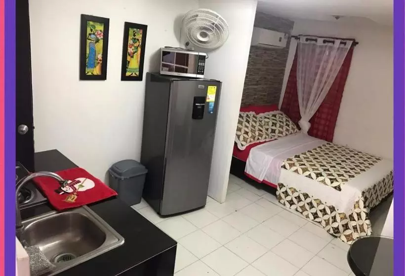 هاستل Posada J&j Forbes  2