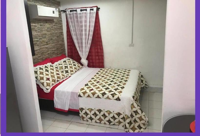 هاستل Posada J&j Forbes 2