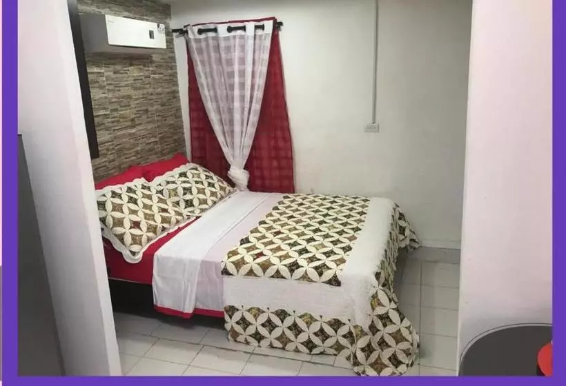 هاستل Posada J&j Forbes  2