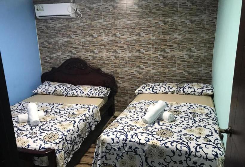 هاستل Posada J&j Forbes 2