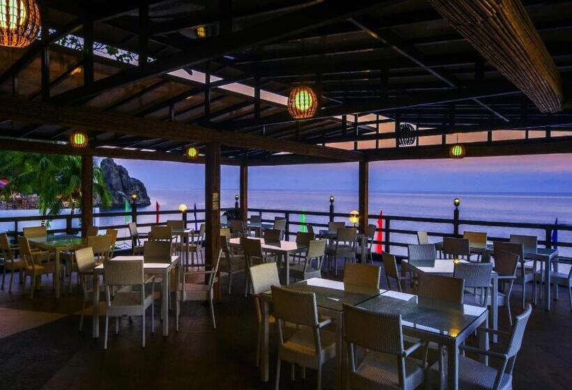 Hotel Anilao Awari Bay Resort