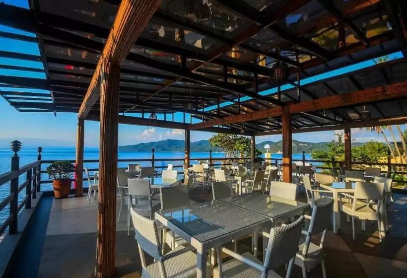 Hotelli Anilao Awari Bay Resort