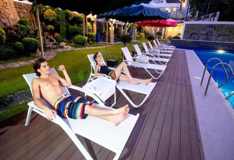 Hotel Anilao Awari Bay Resort