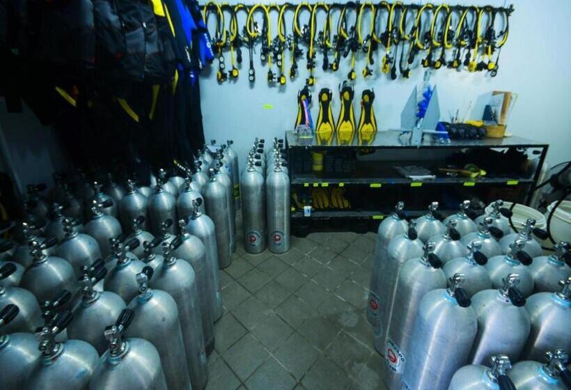 Hotel Anilao Awari Bay Resort