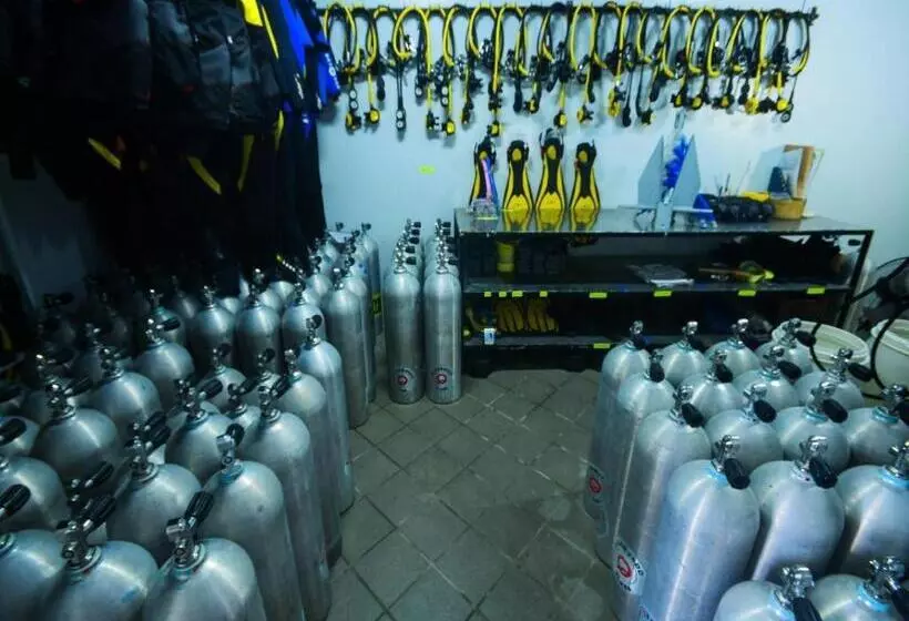 Hotelli Anilao Awari Bay Resort