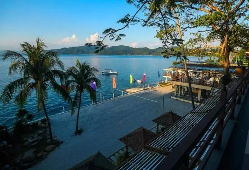 Hotelli Anilao Awari Bay Resort