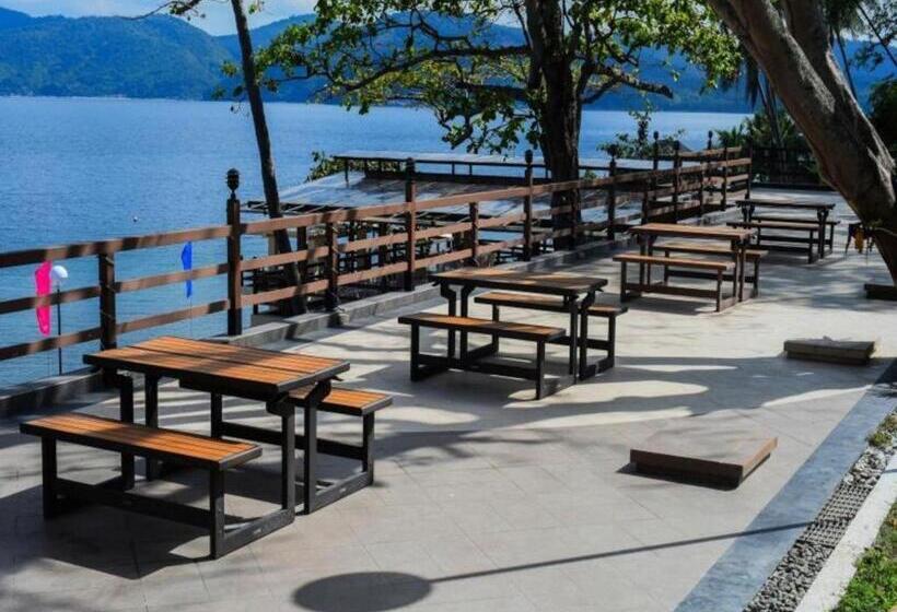 Hotel Anilao Awari Bay Resort