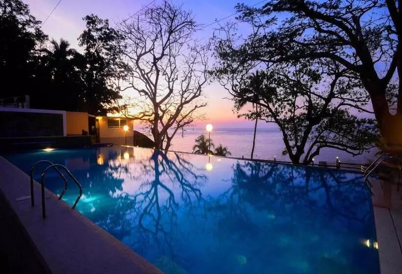 Hotelli Anilao Awari Bay Resort