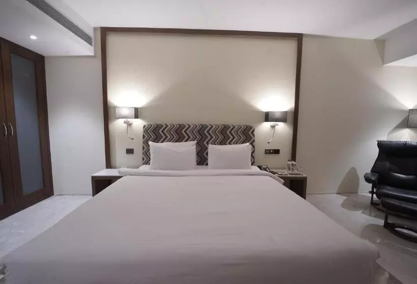 هتل Babylon Capital