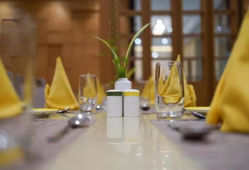 هتل Babylon Capital