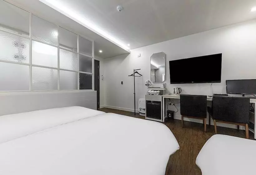 Hotelli Jinju Brown Dot Jinjuseong Branch