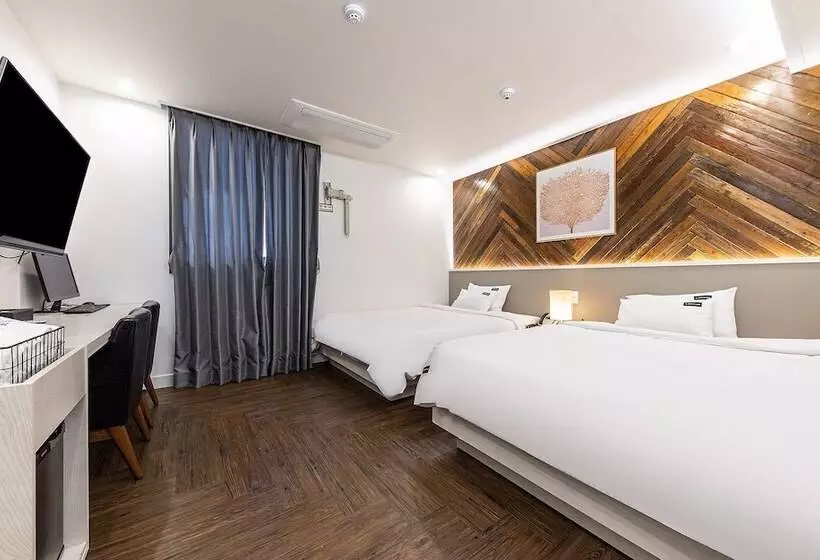 Hotelli Jinju Brown Dot Jinjuseong Branch