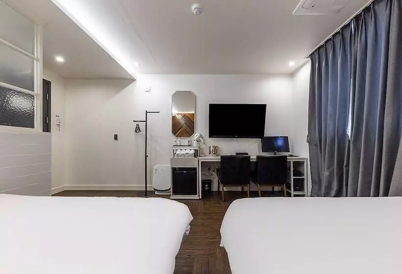 Hotelli Jinju Brown Dot Jinjuseong Branch