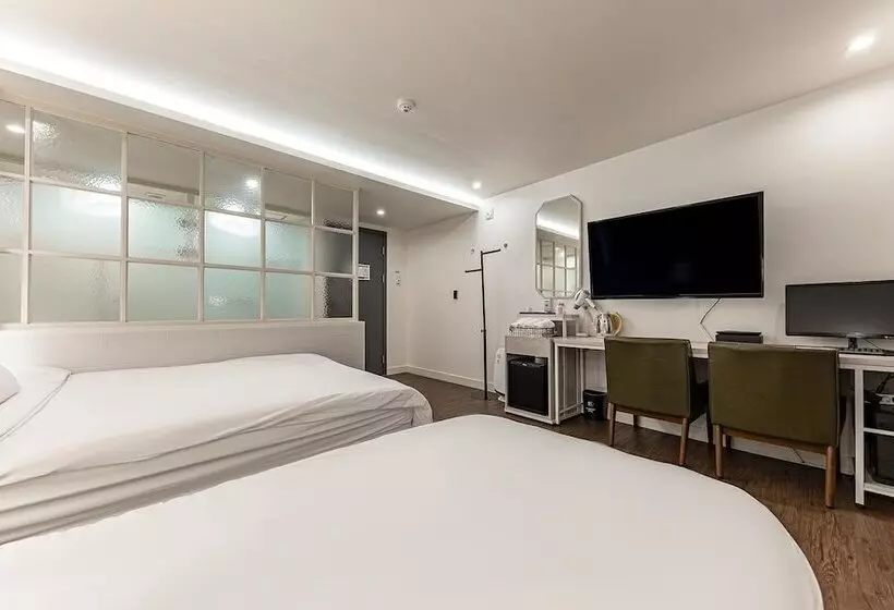 Hotelli Jinju Brown Dot Jinjuseong Branch