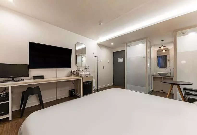 Hotelli Jinju Brown Dot Jinjuseong Branch