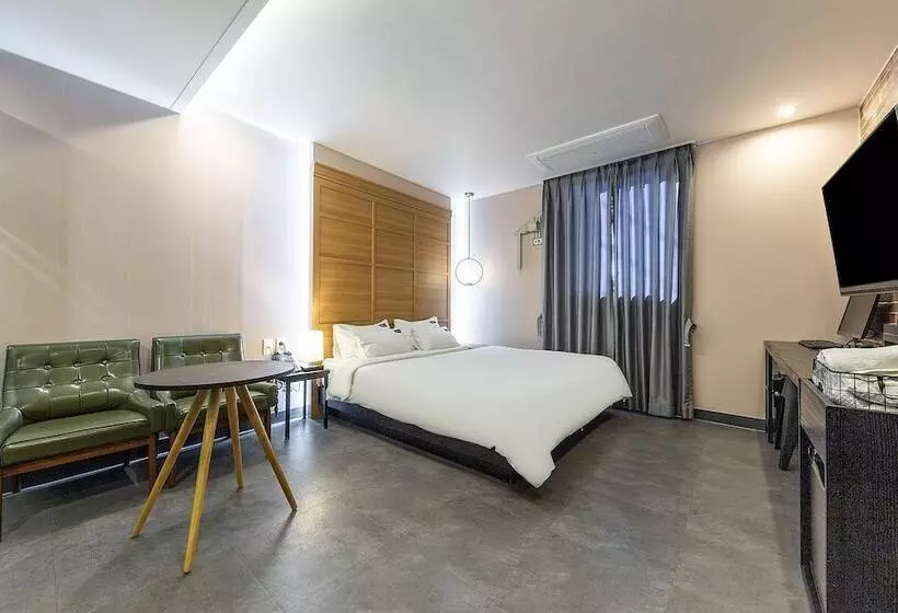 Hotelli Jinju Brown Dot Jinjuseong Branch