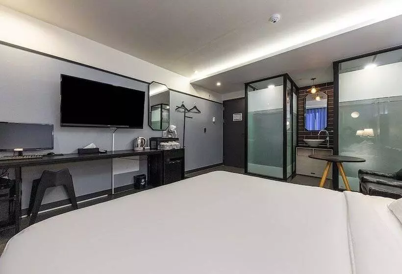 Hotelli Jinju Brown Dot Jinjuseong Branch