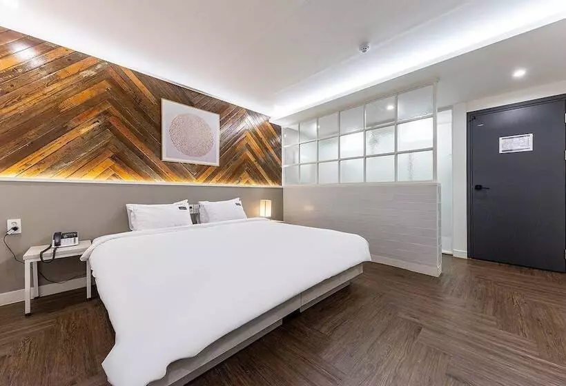 Hotelli Jinju Brown Dot Jinjuseong Branch