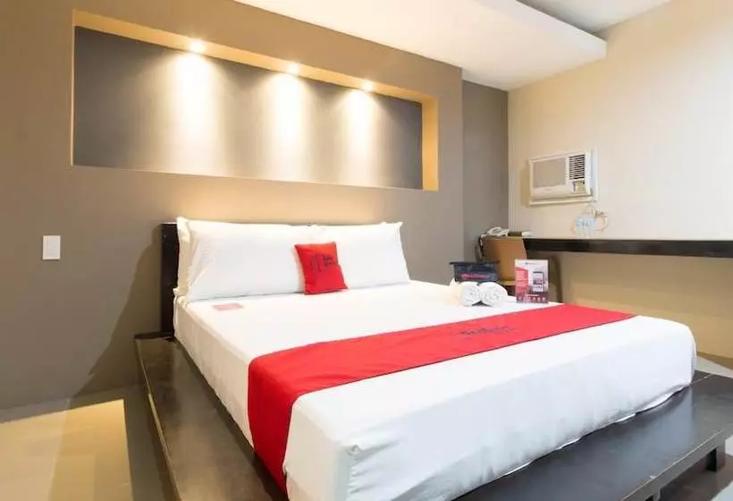 ホテル Reddoorz Plus Near Laoag International Airport