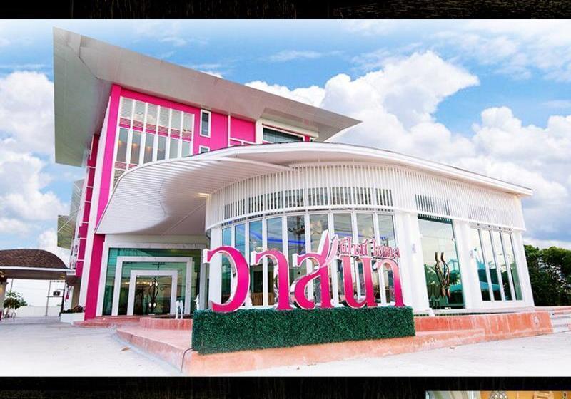 ホテル Vassana Design