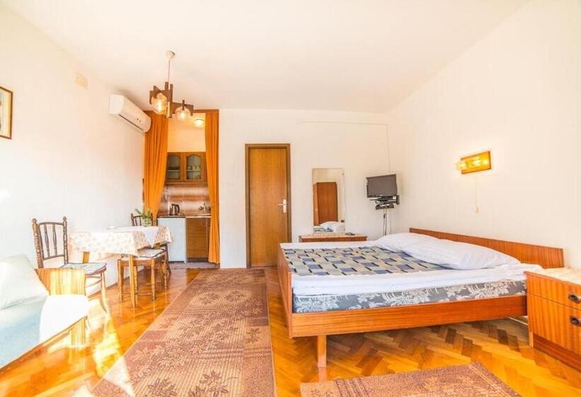 Apartments Antić 4255