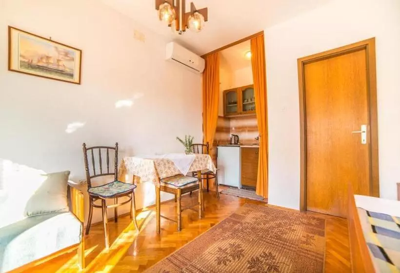 Apartments Antić 4255