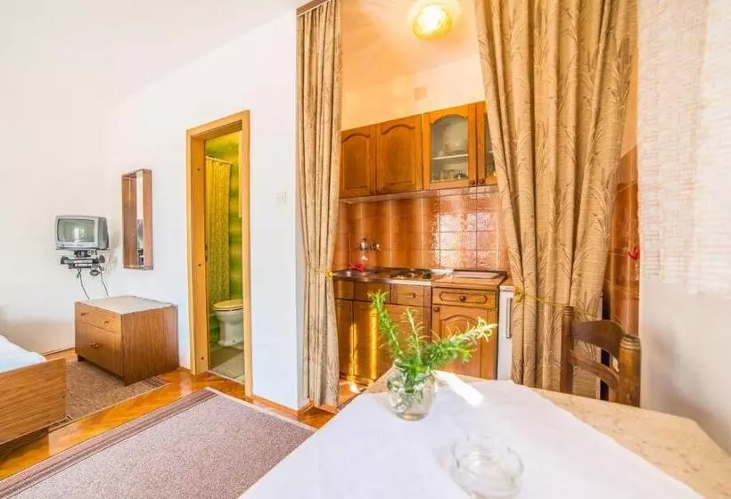 Apartments Antić 4255