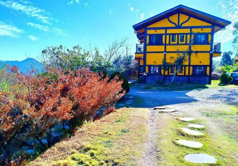 تختخواب و صبحانه Nuowei Senlin Cottage