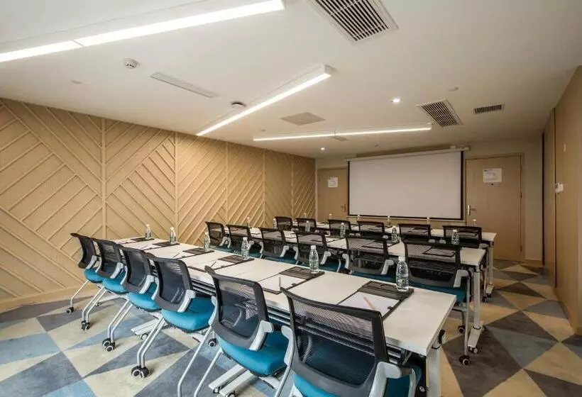 ホテル Holiday Inn Express Zhangjiagang Free Trade Zone, An Ihg