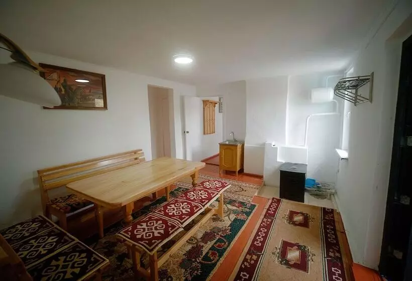 پانسیون Guesthouse Alakol